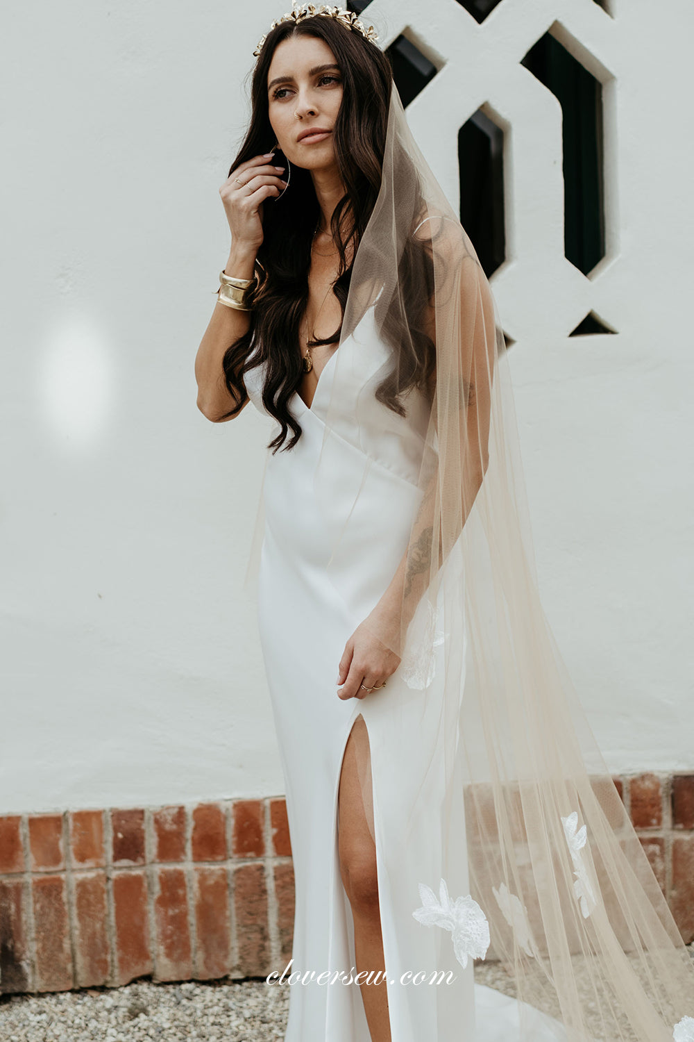Off White V-neck Spaghetti Strap Side Slit Sheath Wedding Dresses, CW0261