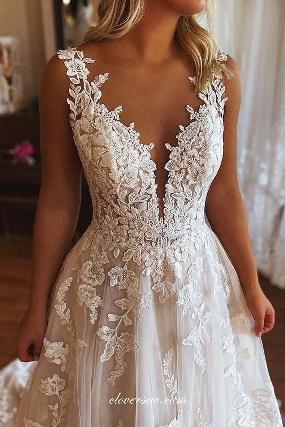 Stunning Lace Applique Sleeveless Backless Country Wedding Dresses, CW0341